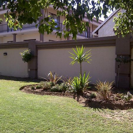 Lekoa Bed & Breakfast Vanderbijlpark Exterior photo